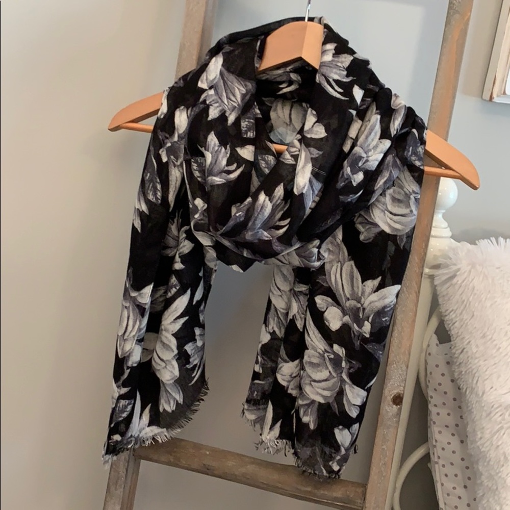 Banana Republic Black & White Floral Scarf